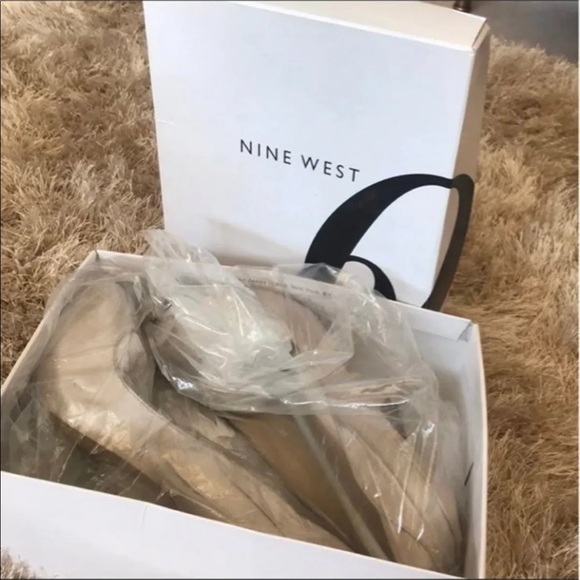 NWOT NINE WEST HEELS 10 - Picture 2 of 8